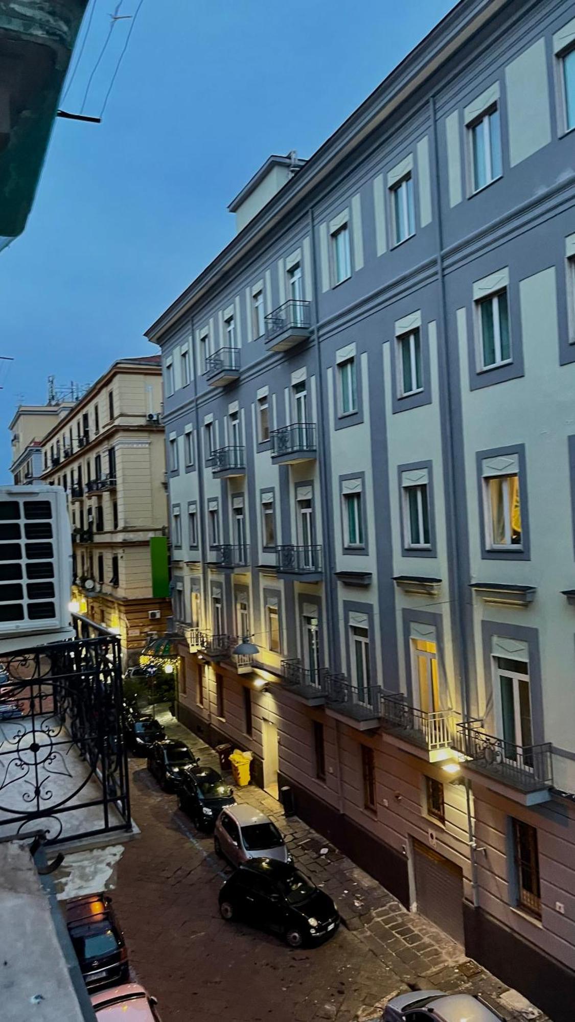 Momarooms Неаполь Екстер'єр фото